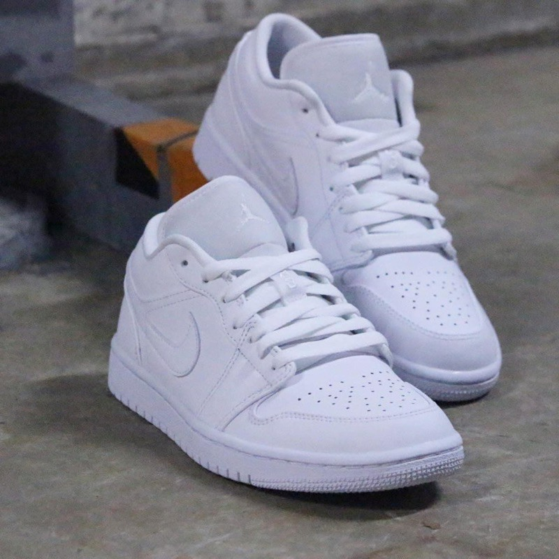 AIR JORDAN ONE LOW TRIPLE WHITE