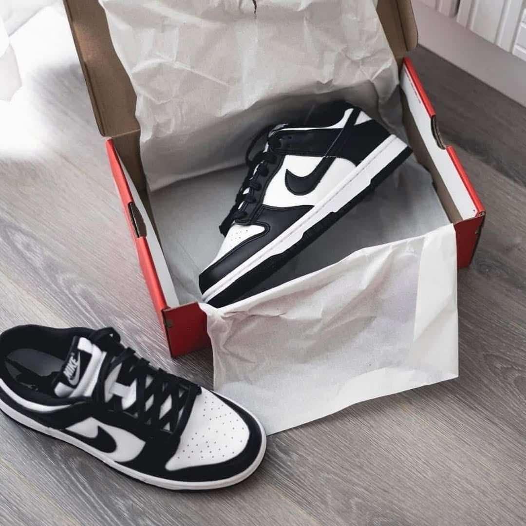 NIKE DUNK LOW PANDA