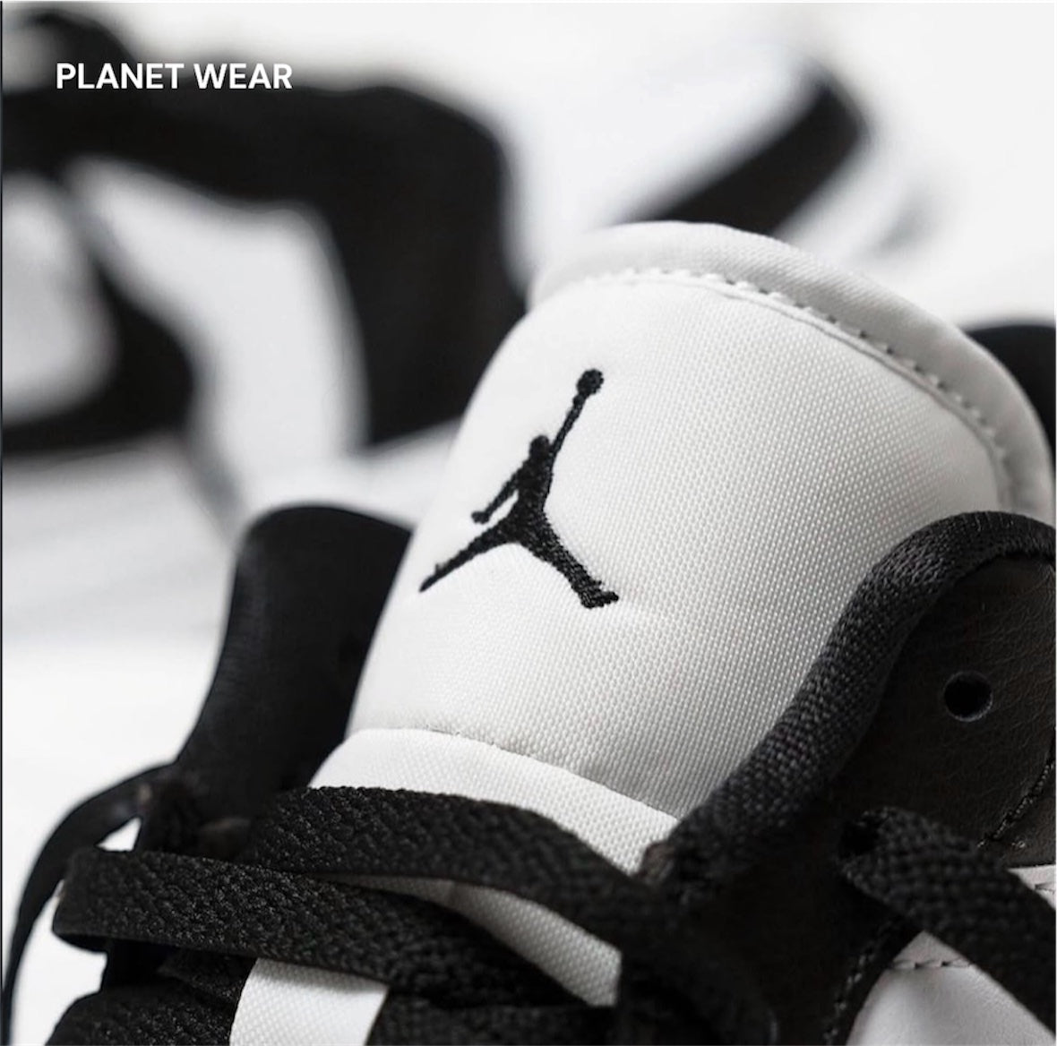 AIR JORDAN 1 LOW PANDA