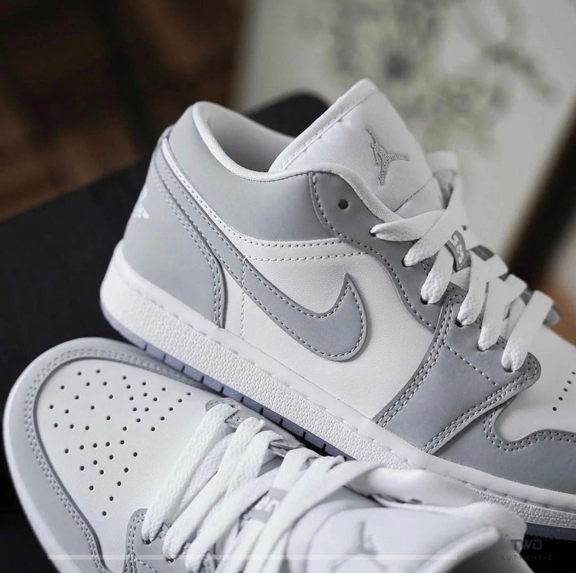Air Jordan 1 Low WOLF GREY