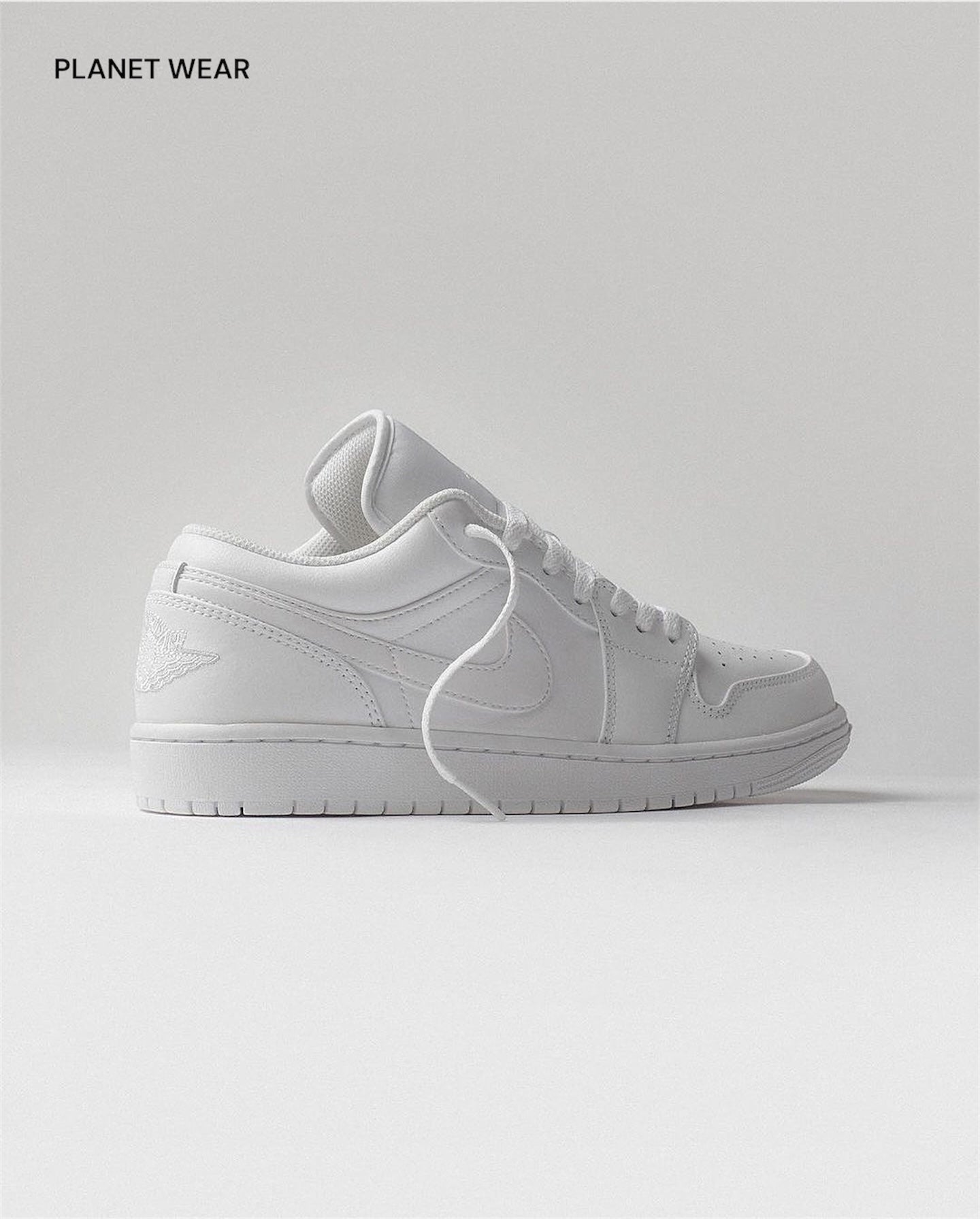 AIR JORDAN ONE LOW TRIPLE WHITE